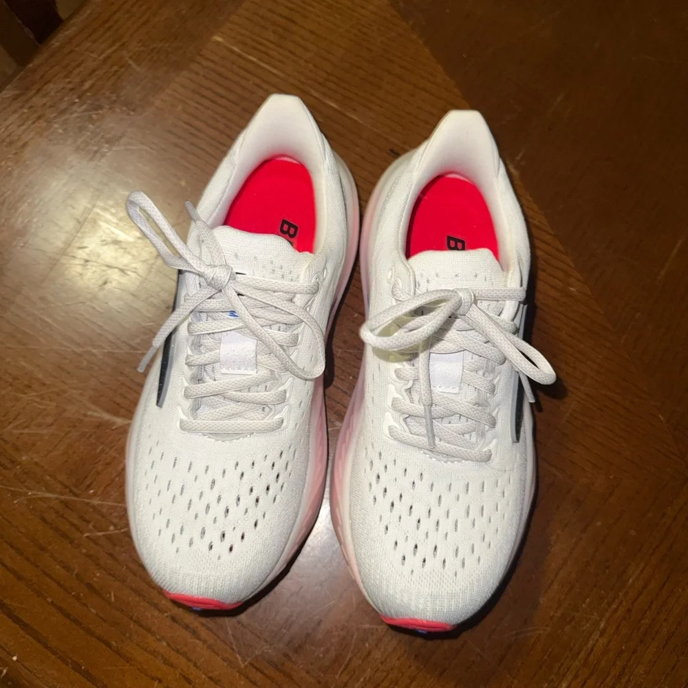 Brooks Glycerin Max  - White and Pink - Picture 3 of 4